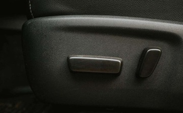 Toyota Hilux VIII Podwójna kabina Facelifting 2024 2.8 D-4D 204KM 2025 Toyota Hilux Zawieszenie Old Man Emu Wyciagarka Warn Oswietlenie Lazer N, zdjęcie 28