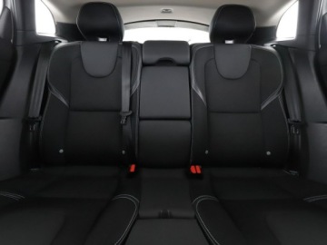 Volvo V40 II Hatchback Facelifting 2.0 D2 120KM 2018 Volvo V40 automat niski przebieg navi PDC tempomat, zdjęcie 17