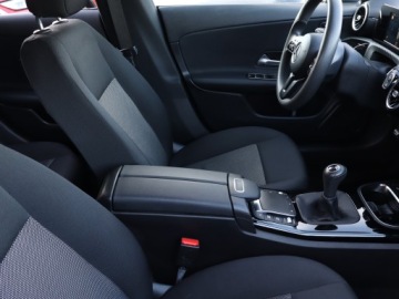 Mercedes CLA C118/X118 Coupe 2.0 200d 150KM 2021 Mercedes CLA 200 d, Navi, Klima, Klimatronic, zdjęcie 8