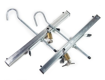 Ручка для крепления лестницы к багажнику при транспортировке навесного замка