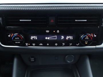 Nissan Qashqai III Crossover Facelifting 1.3 DIG-T MHEV 158KM 2025 Nissan Qashqai 1.3 DIG-T MHEV, 1. Właściciel, zdjęcie 11