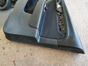 ОБИВКА ДВЕРИ СТОРОНЫ ПЕРЕДНЕЙ СПРАВА VW PASSAT B7 3AB867012