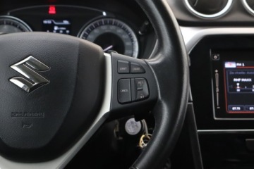 Suzuki Vitara III SUV Facelifting 1.0 BoosterJet 111KM 2018 Suzuki Vitara 1.0 BoosterJet, Salon Polska, zdjęcie 17