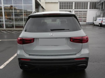 Mercedes GLB SUV 2.0 220d 190KM 2025 MERCEDES-BENZ GLB 220 d 4-Matic AMG Line 2.0 (190KM) 2025, zdjęcie 2