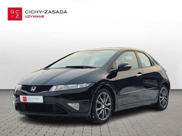 Honda Civic VIII Hatchback 3d 1.8 i-VTEC 140KM 2011 Honda Civic 1.8 benzyna 140KM cz.park. alufelgi klima autom. multifunkcja