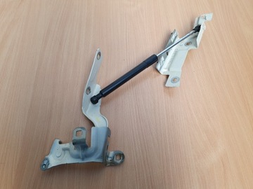 КРОНШТЕЙН ПЕТЛИ КАПОТА 654011593R RENAULT CAPTUR I