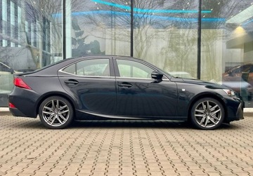 Lexus IS III Sedan Facelifting 200t 245KM 2018 Lexus IS IS 200t 300 F Sport FV23 Salon PL Czerwone wnetrze, zdjęcie 2