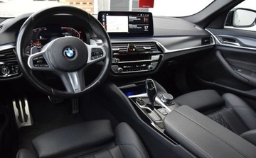 BMW Seria 5 G30-G31 Touring Facelifting 2.0 520d 190KM 2022 BMW Seria 5 BMW 520d xDrive M Pakiet Sportowy, HI FI, Fotel Sportowy 2.0, zdjęcie 15