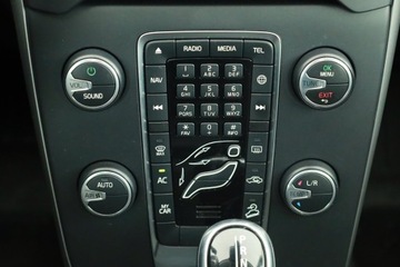 Volvo V40 II Cross Country Facelifting 2.0 T4 190KM 2018 Volvo V40 Cross Country 2.0 T4 AWD, Salon Polska, zdjęcie 9