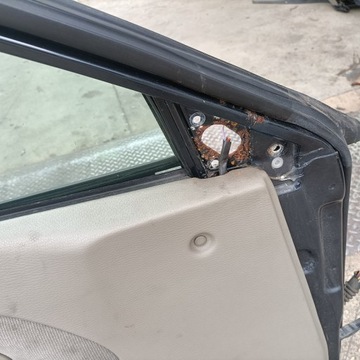 DVEŘE LEVÝ PŘEDNÍ VOLVO V40