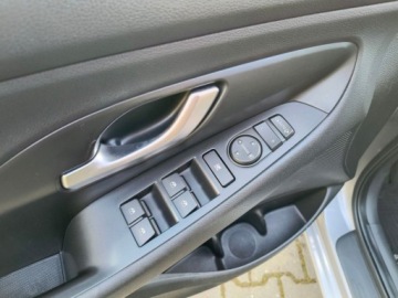 Hyundai i30 III Wagon Facelifting 1.0 T-GDI 120KM 2022 Hyundai i30 SalonPL serwis ASO 1.0T-GDI 120KM bezwypadkowy pakiety kamera, zdjęcie 16