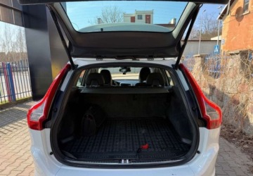 Volvo XC60 I SUV Facelifting 2.0 T5 DRIVE-E 245KM 2016 Volvo XC 60 Volvo XC 60 T5 Drive-E Ocean Race 2.0 Benzyna 245KM, zdjęcie 10