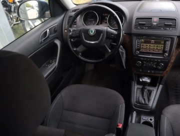 Skoda Yeti Minivan 2.0 TDI CR DPF 4x4 140KM 2011 Skoda Yeti 2.0 TDI, 4X4, DSG, Navi, Xenon, zdjęcie 6