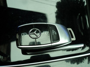 Mercedes Klasa E W213 Kombi 2.0 220d 194KM 2018 Mercedes E 220 sprzedam e klase z 2018r 2.0 DIASEL, zdjęcie 16