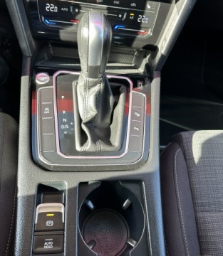 Volkswagen Passat B8 Variant Facelifting 2.0 TDI SCR 150KM 2020 Volkswagen Passat Variant Led, Navi, Grzane fotele, zdjęcie 25
