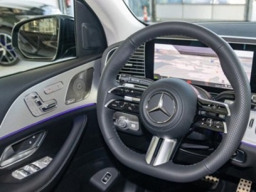 Mercedes GLE V167 SUV Facelifting 2.0 300d 269KM 2025 MERCEDES-BENZ GLE 300 d 4-Matic AMG Line 2.0 (269KM) 2025, zdjęcie 4