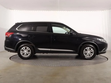 Mitsubishi Outlander III SUV Facelifting 2017 2.0 150KM 2017 Mitsubishi Outlander 2.0, Salon Polska, zdjęcie 5