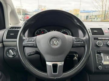 Volkswagen Touran II 2.0 TDI 140KM 2015 Volkswagen Touran Highline 7 osobowy navi, zdjęcie 9