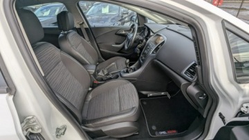 Opel Astra J GTC 1.4 Turbo ECOTEC 120KM 2014 Opel Astra 1.4i 120PS OPŁACONY Bezwypadkowy, zdjęcie 15