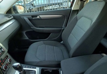 Volkswagen Passat B7 Variant 2.0 TDI CR DPF BlueMotion 170KM 2012 Volkswagen Passat 2.0 TDI 170KM DSG Zadbany Udokumentowany przebieg, zdjęcie 23