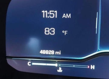 Chevrolet Suburban GMT900 2022 Chevrolet Suburban 2022, 5.3L, 4x4, Z71, od ubezpieczalni 5.3 Benzyna 355KM, zdjęcie 12