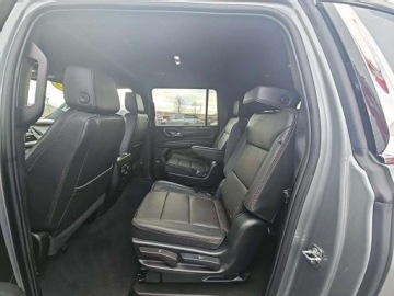 Chevrolet Suburban GMT900 2023 Chevrolet Suburban High Country 3LZ 2023 6.2l 6.2 Benzyna 420KM, zdjęcie 12