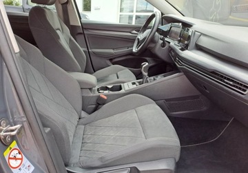 Volkswagen Golf VIII Variant 1.5 TSI 150KM 2021 Volkswagen Golf STYLE 1.5 TSI 150KM Czujniki Tempomat LED Clima ASO, zdjęcie 5