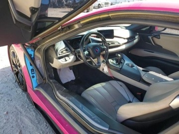 BMW i8 2015 BMW i8 2015, 1.5L, 4x4, porysowany lakier 1.5 Hybryda 357KM, zdjęcie 6