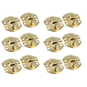 12 старинных деревянных пряжек.