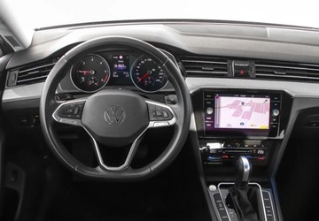Volkswagen Passat B8 Variant Facelifting 2.0 TDI SCR 200KM 2023 Volkswagen Passat 2.0TDI 200KM Business DSG, Nawigacja Satelitarna, Podgrz, zdjęcie 16