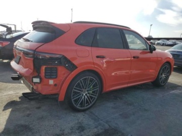 Porsche Cayenne III 2020 Porsche Cayenne 2020r., Turbo S E-Hybrid, od ubezpieczalni 4.0 Benzyna, zdjęcie 4