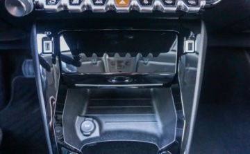 Peugeot 2008 II SUV 1.2 PureTech 130KM 2021 Peugeot 2008 Peugeot 2008 Allure Pack 1.2 130km 1.2 Benzyna 130KM, zdjęcie 20