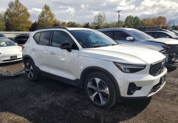 Volvo XC40 Crossover Facelifting 1.5 T2 129KM 2024 Volvo XC 40 Auta z USA - Zapytaj o wiecej ofert 1.5 Benzyna 129KM