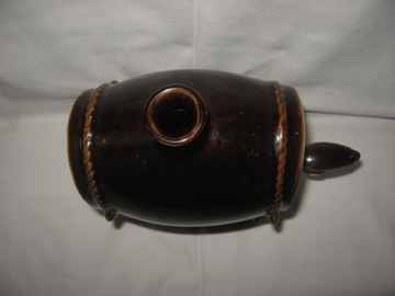 Керамическая бочка для пива или вина.