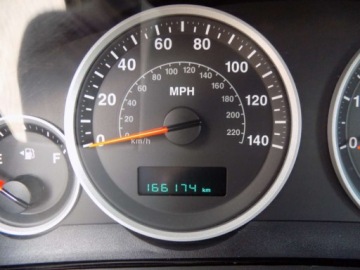 Jeep Grand Cherokee III 2005 Jeep Grand Cherokee BIALOLEKA 3.7 Benzyna (201 KM) Automat 2005r. KOMIS, zdjęcie 13