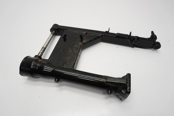 SUZUKI VZ 1600 MARUDER 04-05 ЗАДНИЙ РЫЧАГ + ОСЬ