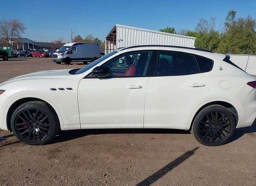 Maserati Levante 2021 Maserati Levante 2021, 3.0L, 4x4, od ubezpieczalni 3.0 Benzyna 345KM, zdjęcie 2
