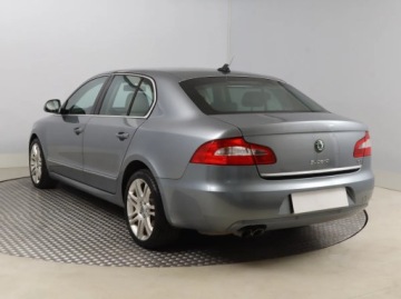 Skoda Superb II Sedan 1.8 TSI 160KM 2008 Skoda Superb 1.8 TSI, Navi, Xenon, Klima, zdjęcie 3