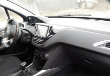 Peugeot 2008 I SUV Facelifting 1.2 PureTech 82KM 2018 Peugeot 2008 Okazja 1.2 Benzyna 82KM, zdjęcie 23