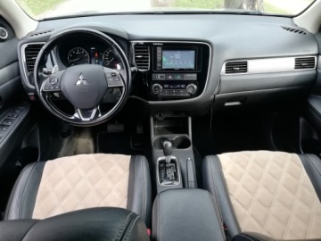 Mitsubishi Outlander III SUV Facelifting 2015 2.0 MIVEC 150KM 2016 Mitsubishi Outlander III 2.0 Intense+//4WD//Aut.//LPG//7-os, zdjęcie 19