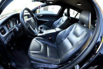 Volvo V60 I Kombi Facelifting 2.0 D3 136KM 2014 Volvo V60 2.0 D3 5-Cylindrów Lift Digital Led, zdjęcie 6