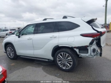 Toyota Highlander III 2024 Toyota Highlander Platinum, 2024r., 2.4L 2.4 Benzyna 265KM, zdjęcie 5