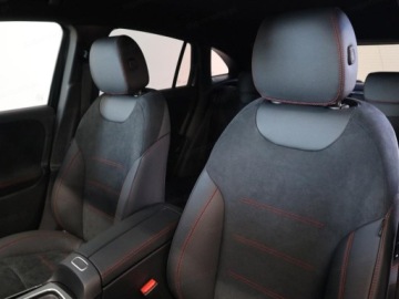 Mercedes GLA II Off-roader Facelifting 1.3 200 163KM 2025 MERCEDES-BENZ GLA 200 AMG Line Suv 1.3 (163KM) 2025, zdjęcie 6