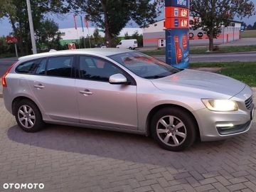 Volvo V60 I Kombi Facelifting 2.0 D3 136KM 2014 Volvo V60 I (2011 - 2018) 2.0 D3 5R bezwypadkowy, zdjęcie 1