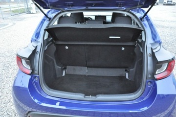 Toyota Yaris IV Hatchback 1.5 Dynamic Force 125KM 2022 Toyota Yaris 1.5 Dynamic Force 125KM Comfort Kamer, zdjęcie 24