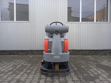 Промышленная самоходная поломоечная машина Hako B 115 R