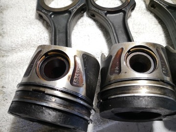 Поршень + шатун Mercedes W204 W212 W906 VITO Sprinter 2.2 CDI OM651 65100