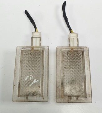 LAMPKA OŚWIETLENIE WNĘTRZA CHRYSLER 300C