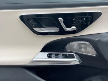 Mercedes Klasa E W214 Sedan 2.0 220d 197KM 2025 E Klasa 220 d 4-Matic AMG 2.0 (197KM) 2025, zdjęcie 12