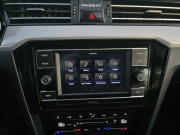 Volkswagen Passat B8 Variant Facelifting 2.0 TDI SCR 150KM 2023 Volkswagen Passat Business 2.0 TDI DSG Variant, zdjęcie 19